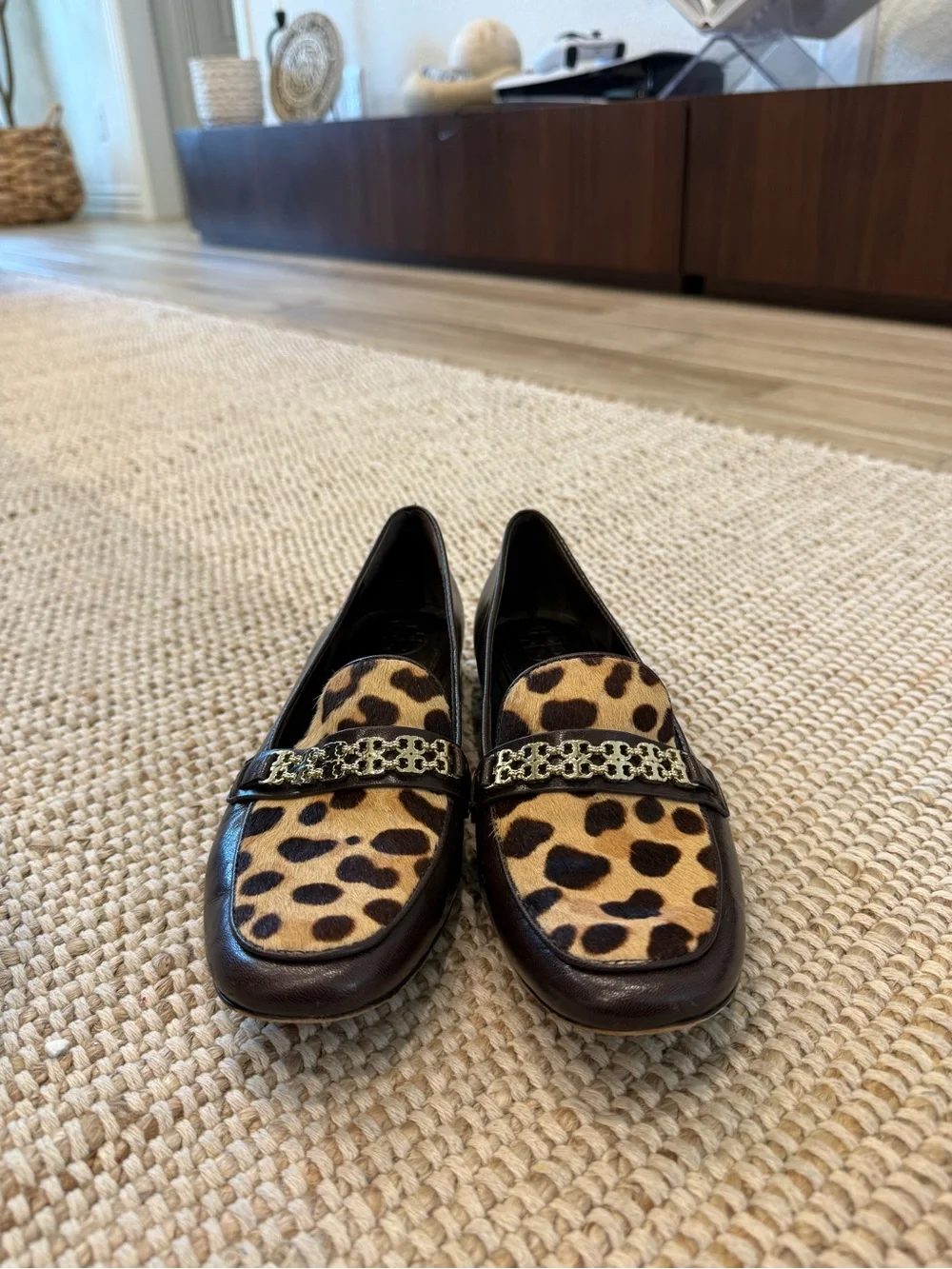 Tory Burch Leopard Calf Hair Chain Loafers ✨🐆